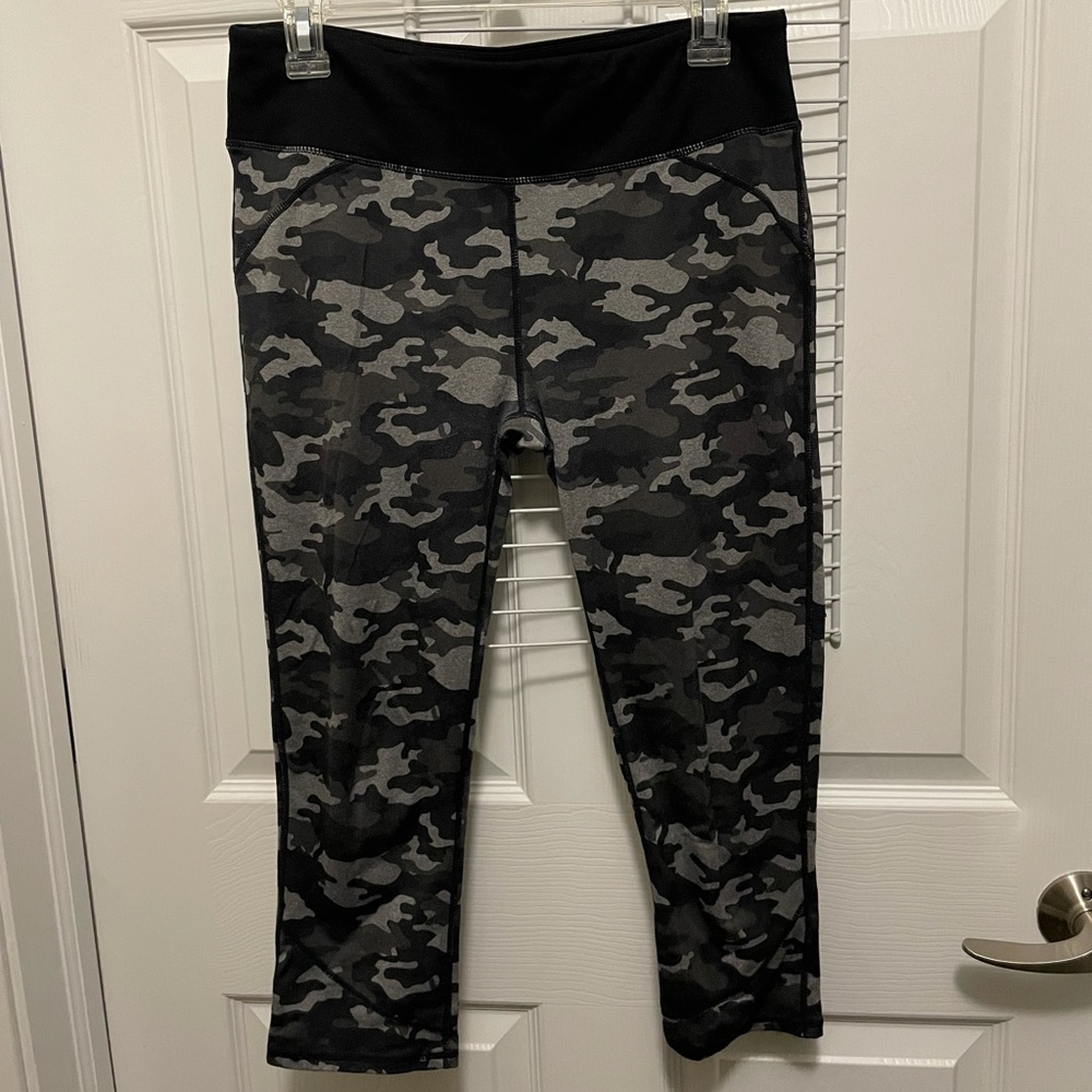 Fabletics crop leggings, size M